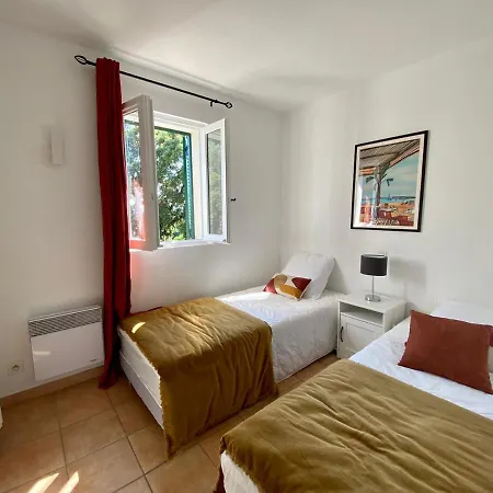 Ferienhaus Vue Donnant Sur Le Golfe De St Tropez, 2 Chambres, 6 Pers, Piscine Commune
