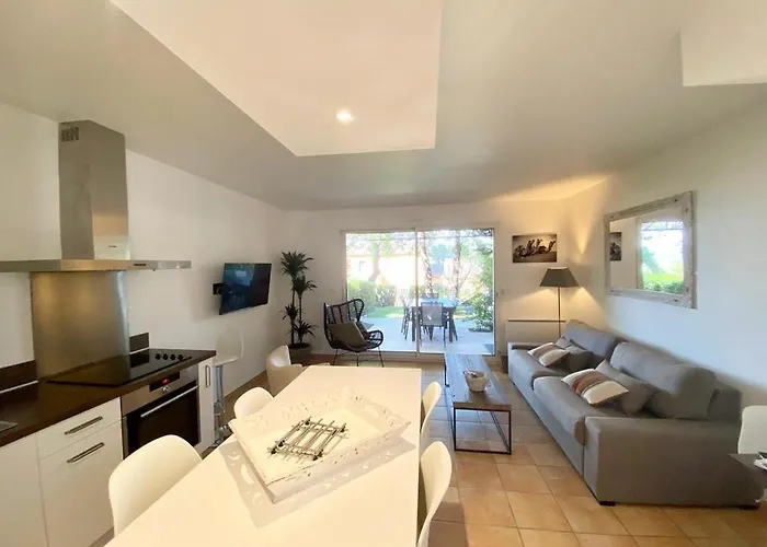 Vue Donnant Sur Le Golfe De St Tropez, 2 Chambres, 6 Pers, Piscine Commune Ferienhaus Saint-Tropez